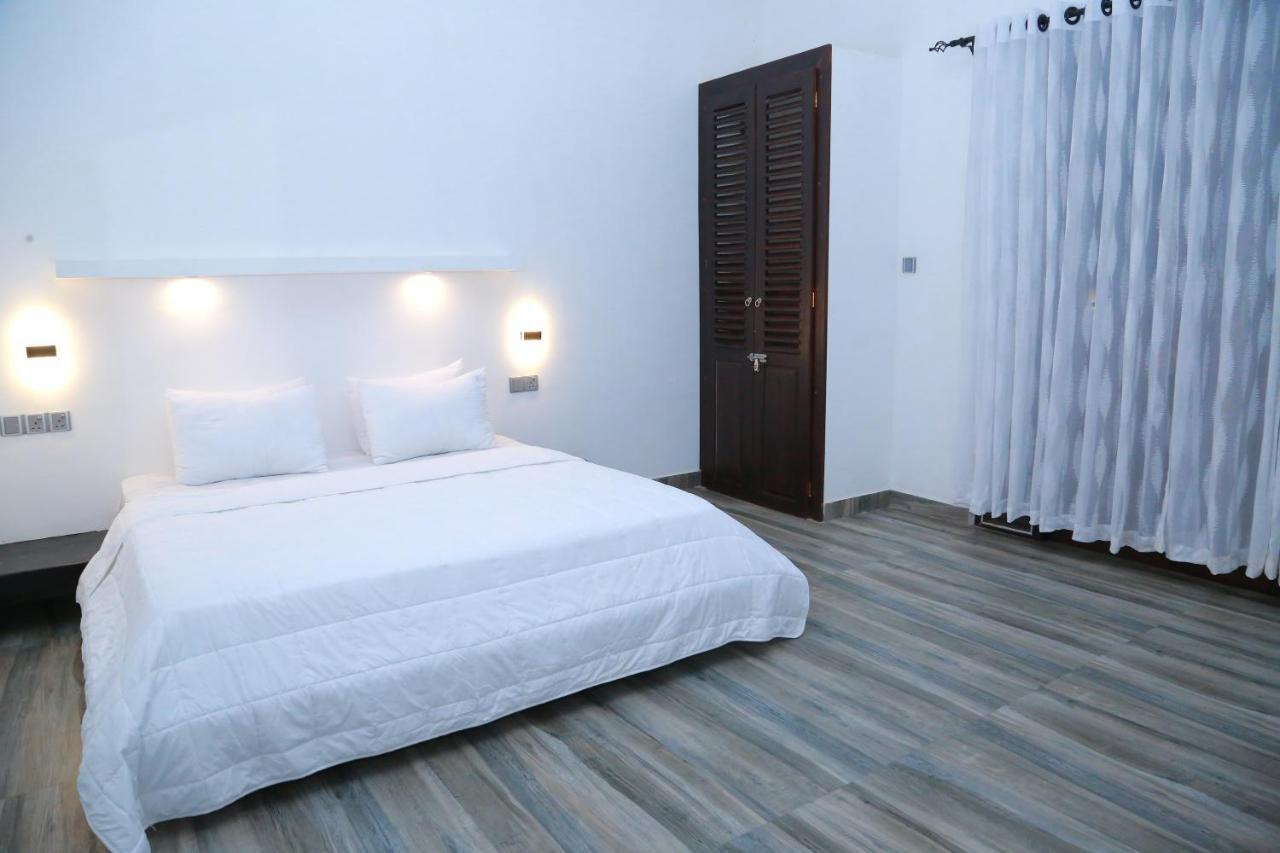 Midigama Holiday Inn Eksteriør billede