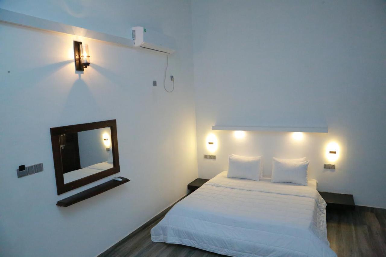 Midigama Holiday Inn Eksteriør billede