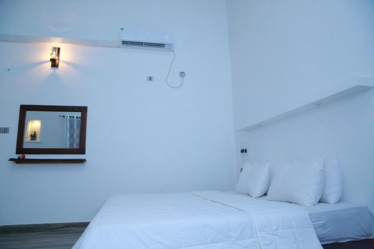 Midigama Holiday Inn Eksteriør billede